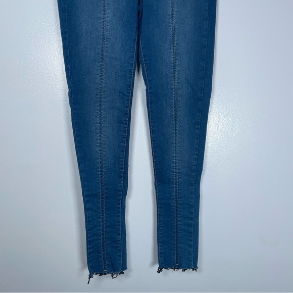 Free People Size 27 Pull On Skinny Jeans High Rise Elastic Waist Frayed Hem - Picture 3 of 15